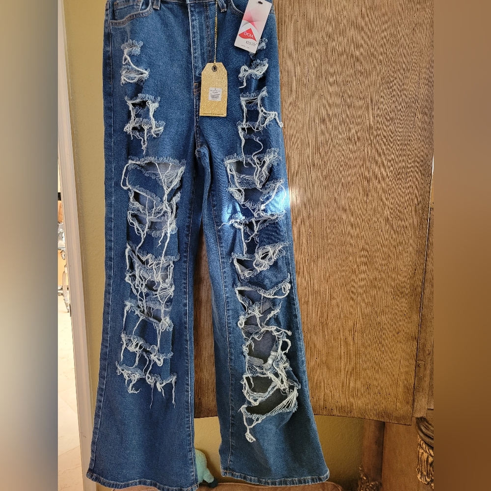 Vibrant blue jeans in size 9